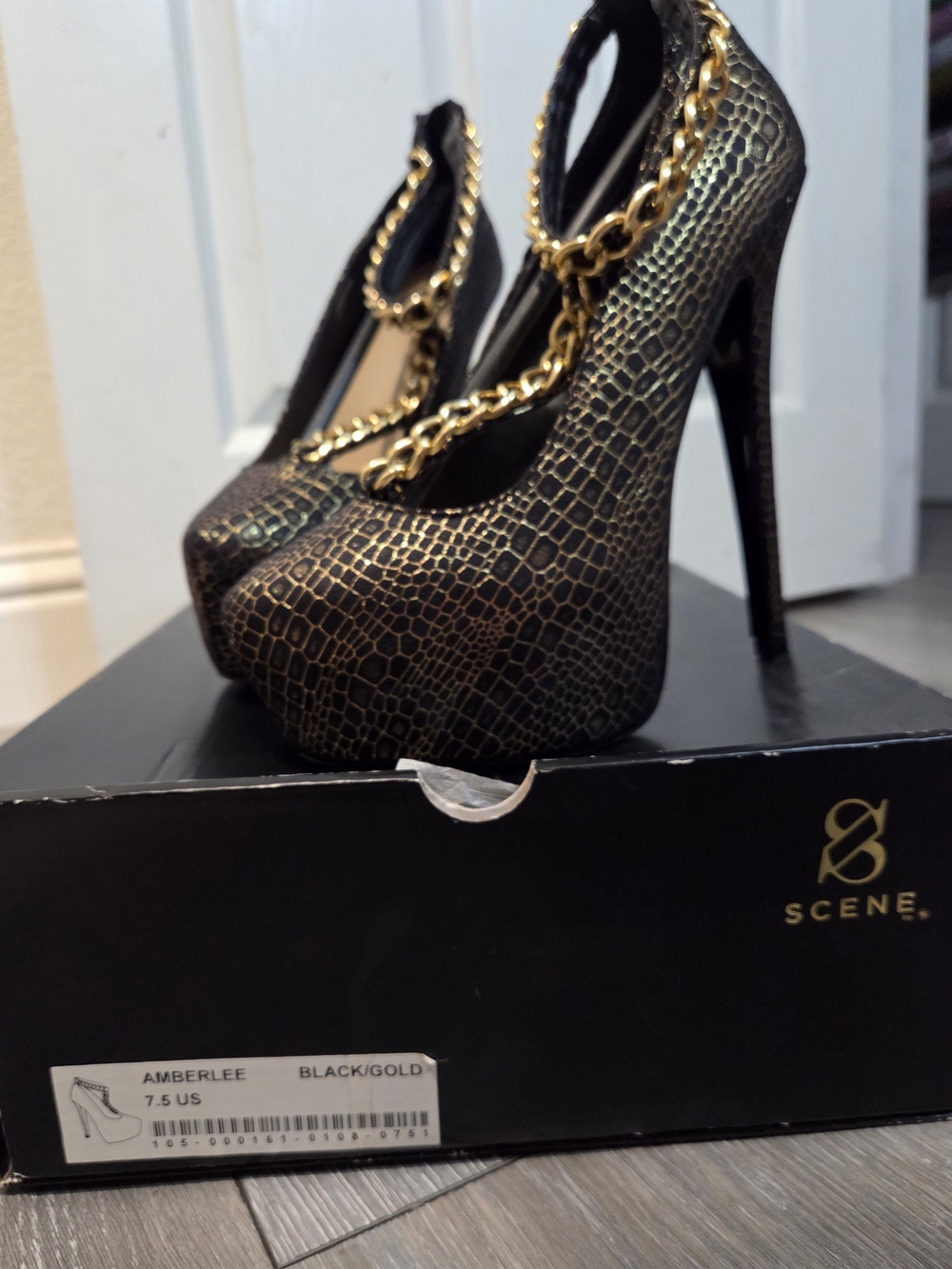 Scene Amberlee Black/Gold Platform Stiletto Heels